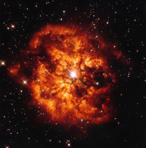 Mgławica M1-67 z gwiazdą Wolfa-Rayeta widziana oczami Kosmicznego Teleskopu.jpg