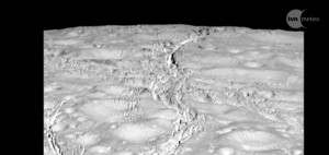Cassini przeleciała nad północnym biegunem Enceladusa2.jpg