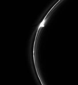 Pojawiły się nowe dane na temat dynamicznego pierścienia Saturna2.jpg