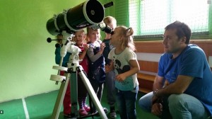Zajęcia astronomiczne w Czernickim Przedszkolu.jpg
