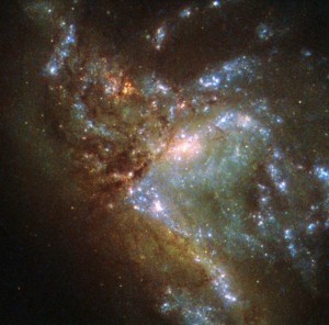 Hubble obserwuje łączenie się dwóch galaktyk.jpg