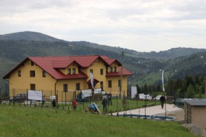 Plac obserwacji i ośrodek.jpg